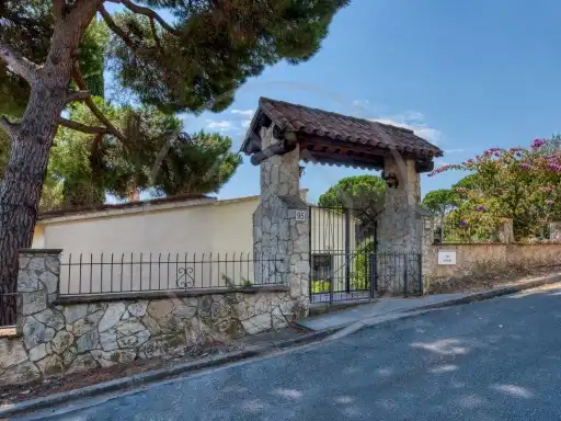 Casa amb jardí en venda a Carrer del Ripollès, imagen 32