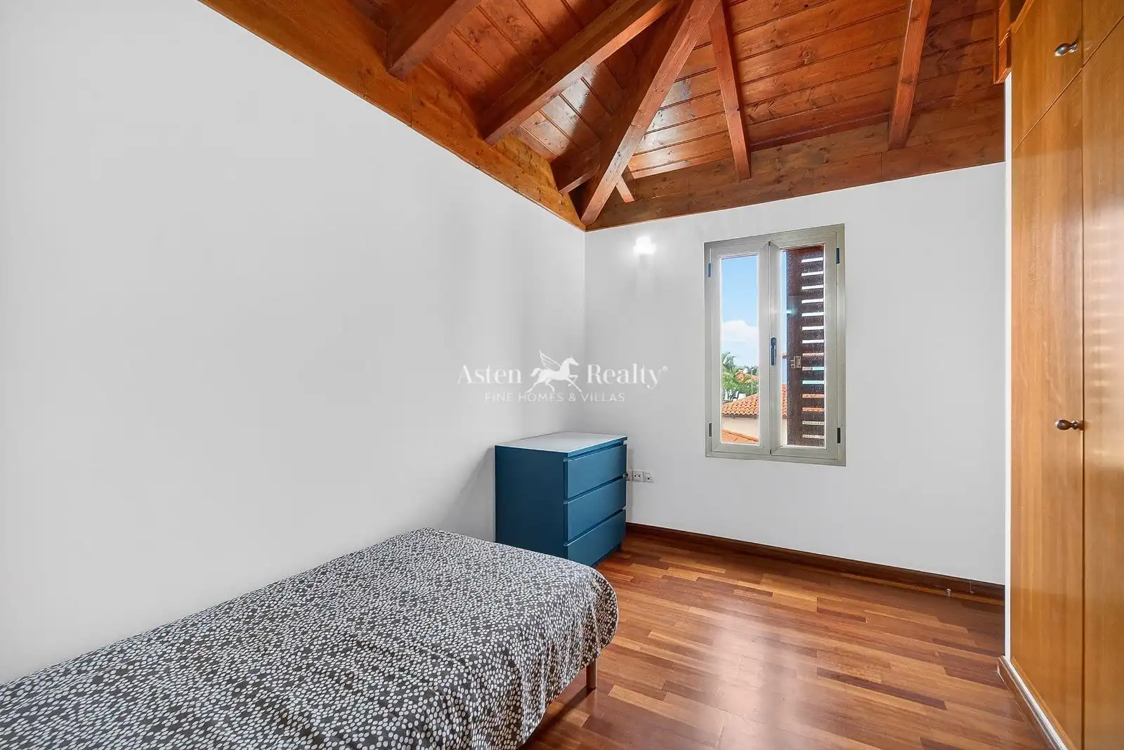 Dormitori de Casa o xalet en venda en Tacoronte amb Terrassa, Piscina i Moblat