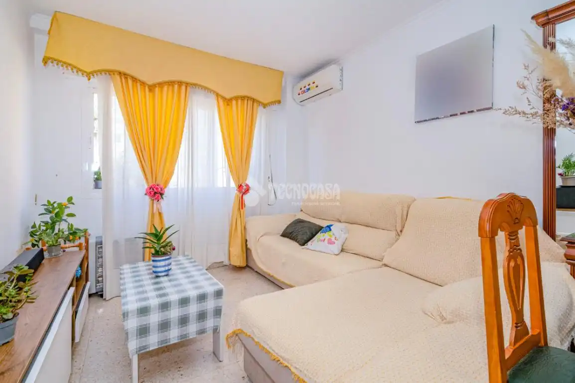 Habitación de Piso en venta en Lucena con Aire acondicionado