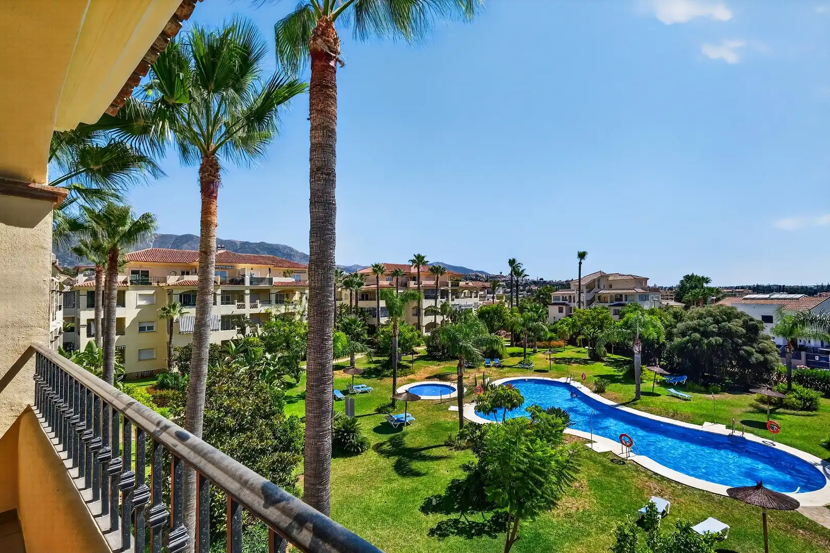 Exterior view of Flat for sale in Mijas  with Air Conditioner, Terrace and Storage room