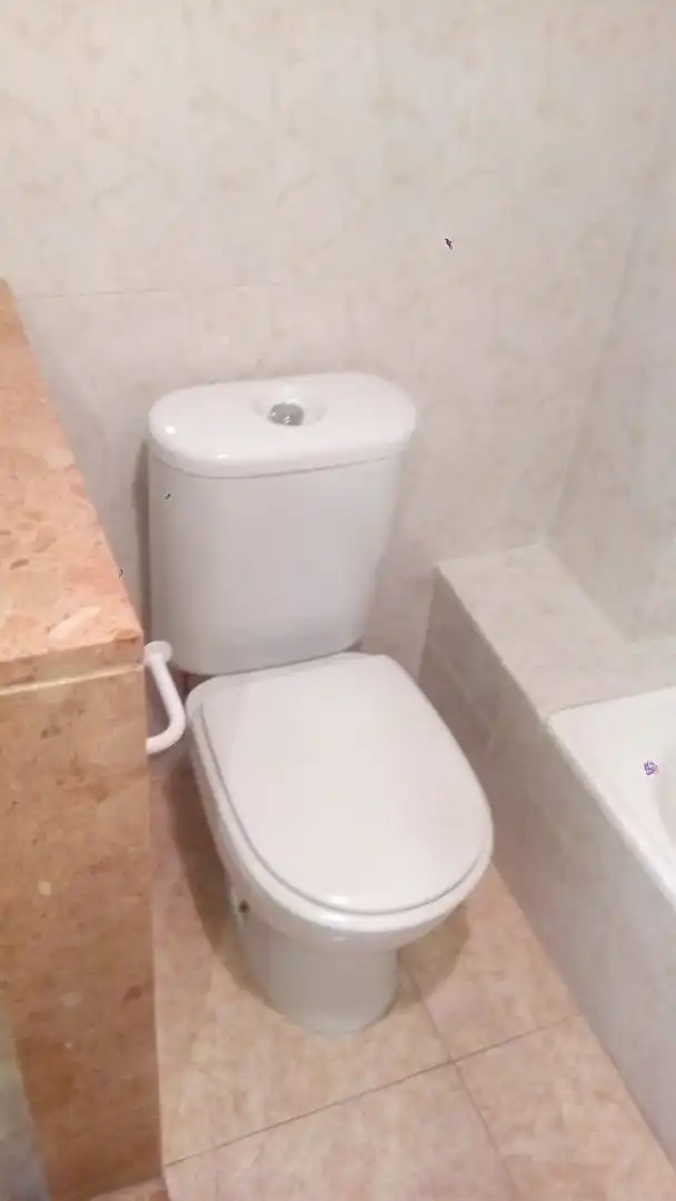 Badezimmer von Wohnungen zur Miete in Sant Joan Despí mit Klimaanlage, Heizung und Ofen