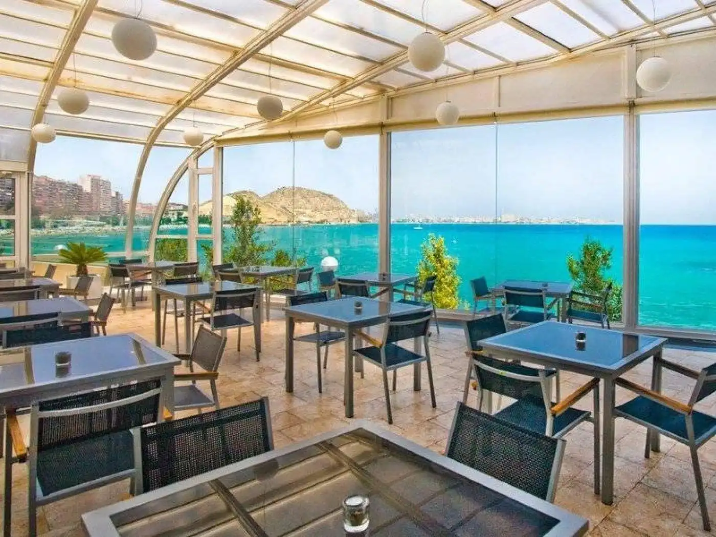 Terrasse von Geschaftsraum zur Miete in Alicante / Alacant mit Klimaanlage und Möbliert