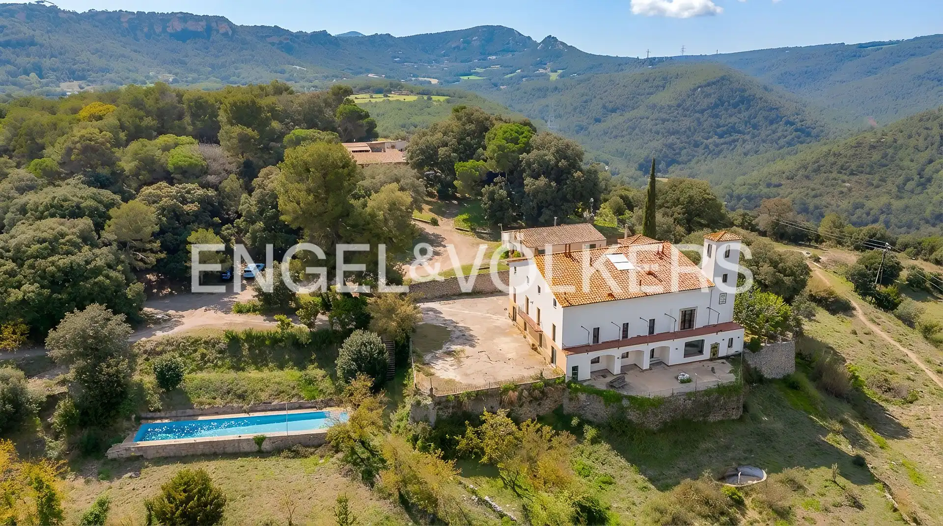 Vista exterior de Finca rústica en venda en Sant Quirze Safaja amb Calefacció, Jardí privat i Terrassa