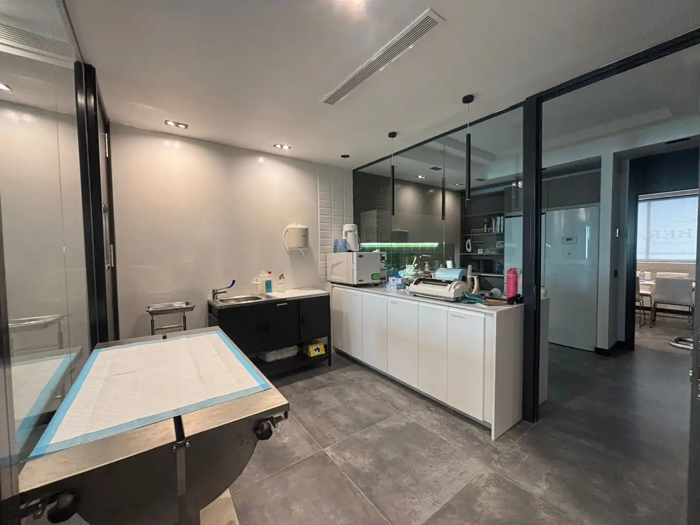 Cocina de Local en venta en Las Rozas de Madrid con Aire acondicionado, Calefacción y Amueblado