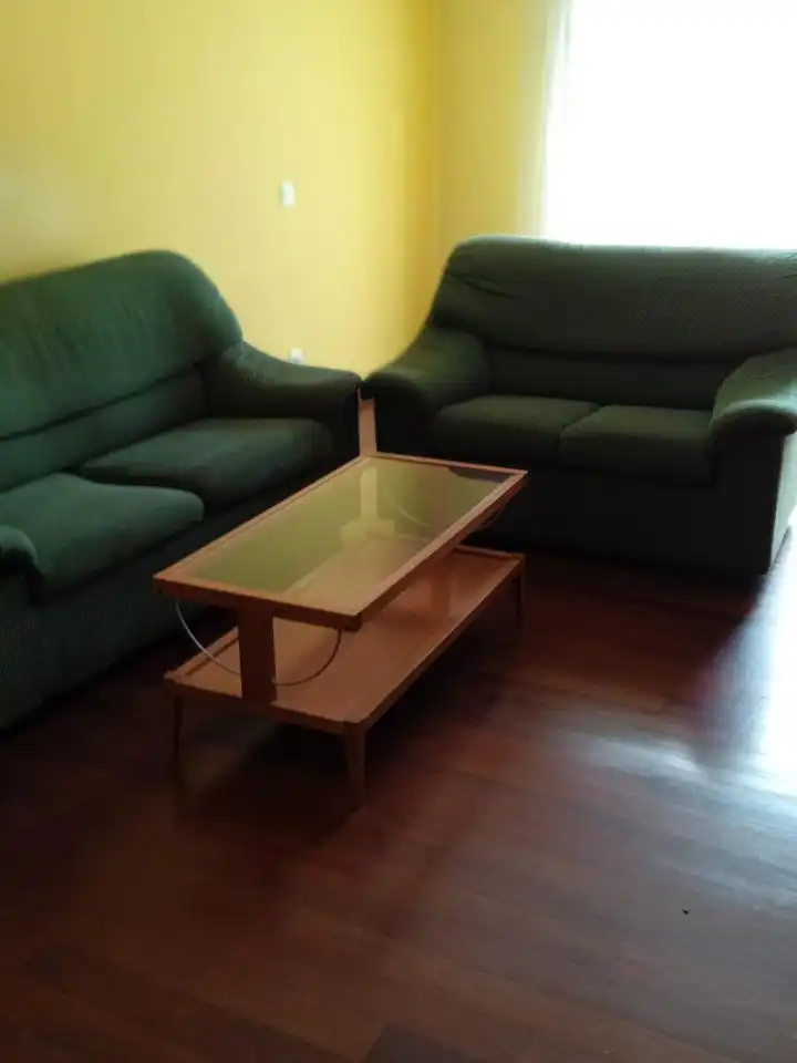 Sala de estar de Planta baja en venta en Santiago de Compostela  con Calefacción, Trastero y Amueblado