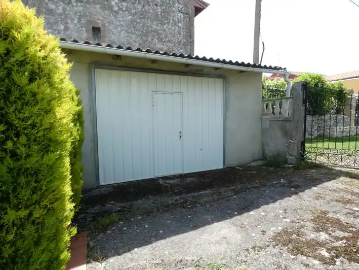 Parking de Casa o chalet en venta en Villarcayo de Merindad de Castilla la Vieja con Calefacción, Jardín privado y Amueblado