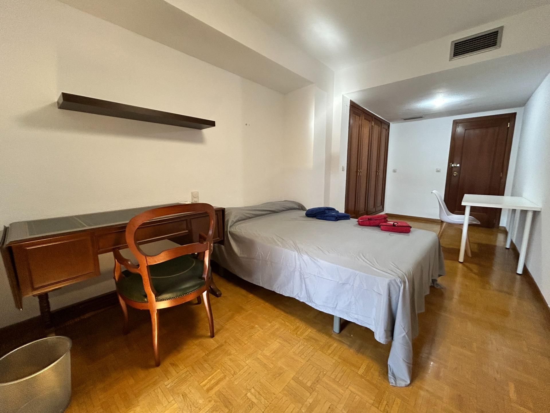 Dormitori de Pis per a compartir en  Valencia Capital amb Terrassa