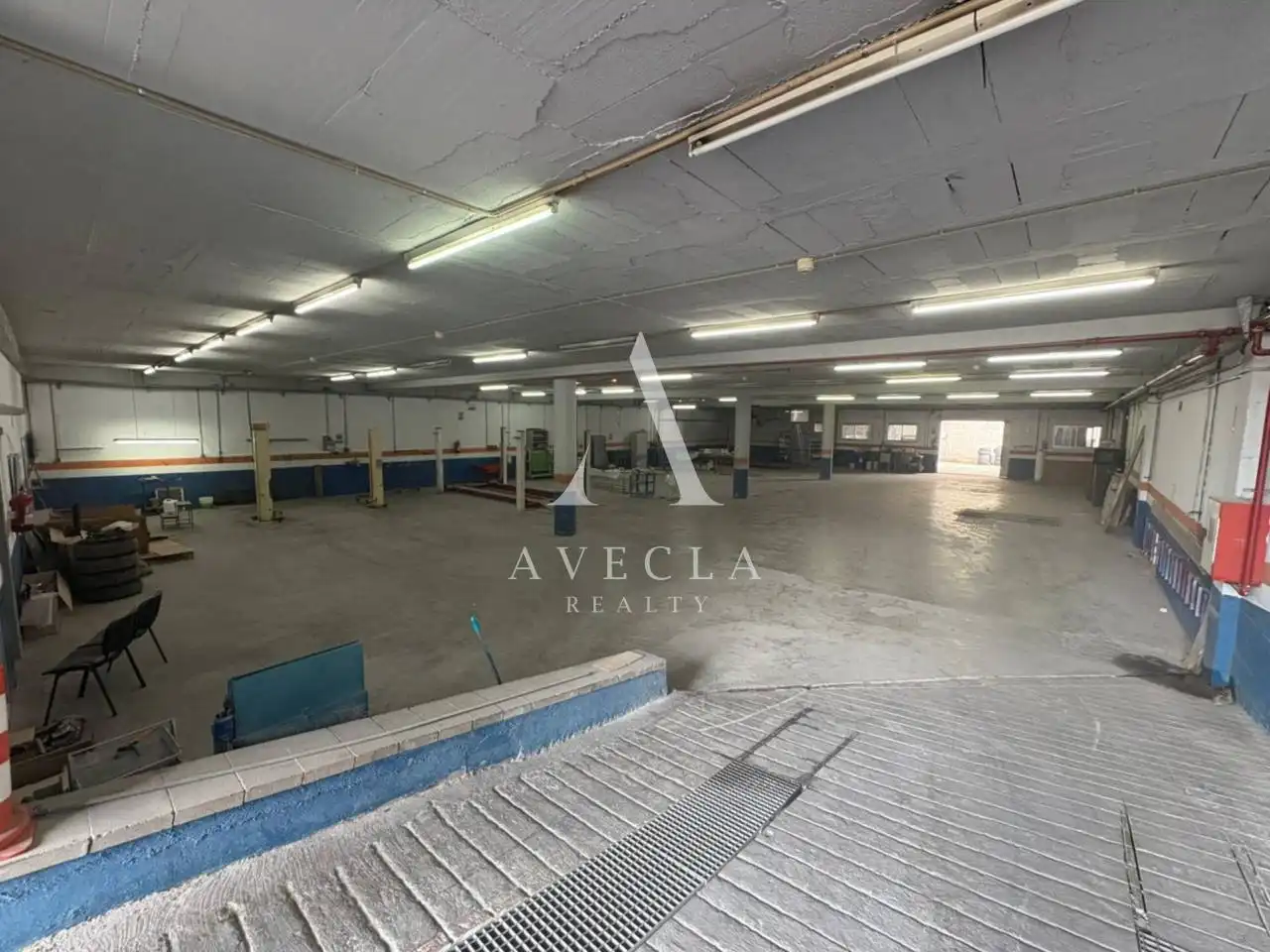 Aparcament de Nau industrial en venda en Sant Esteve Sesrovires