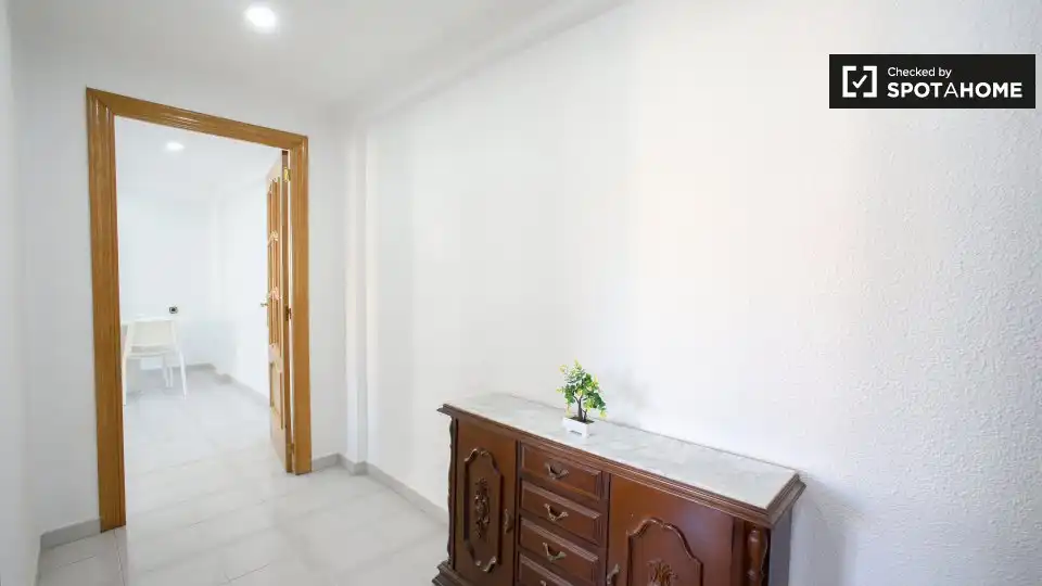 Room in Albors