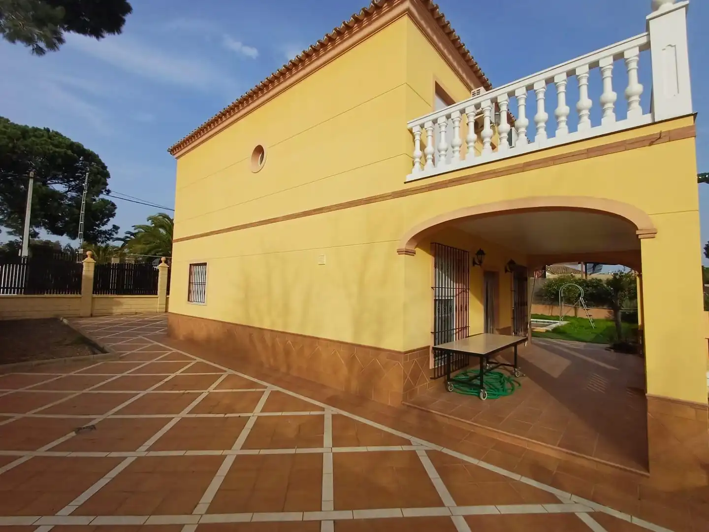 Vista exterior de Casa o xalet en venda en La Puebla del Río