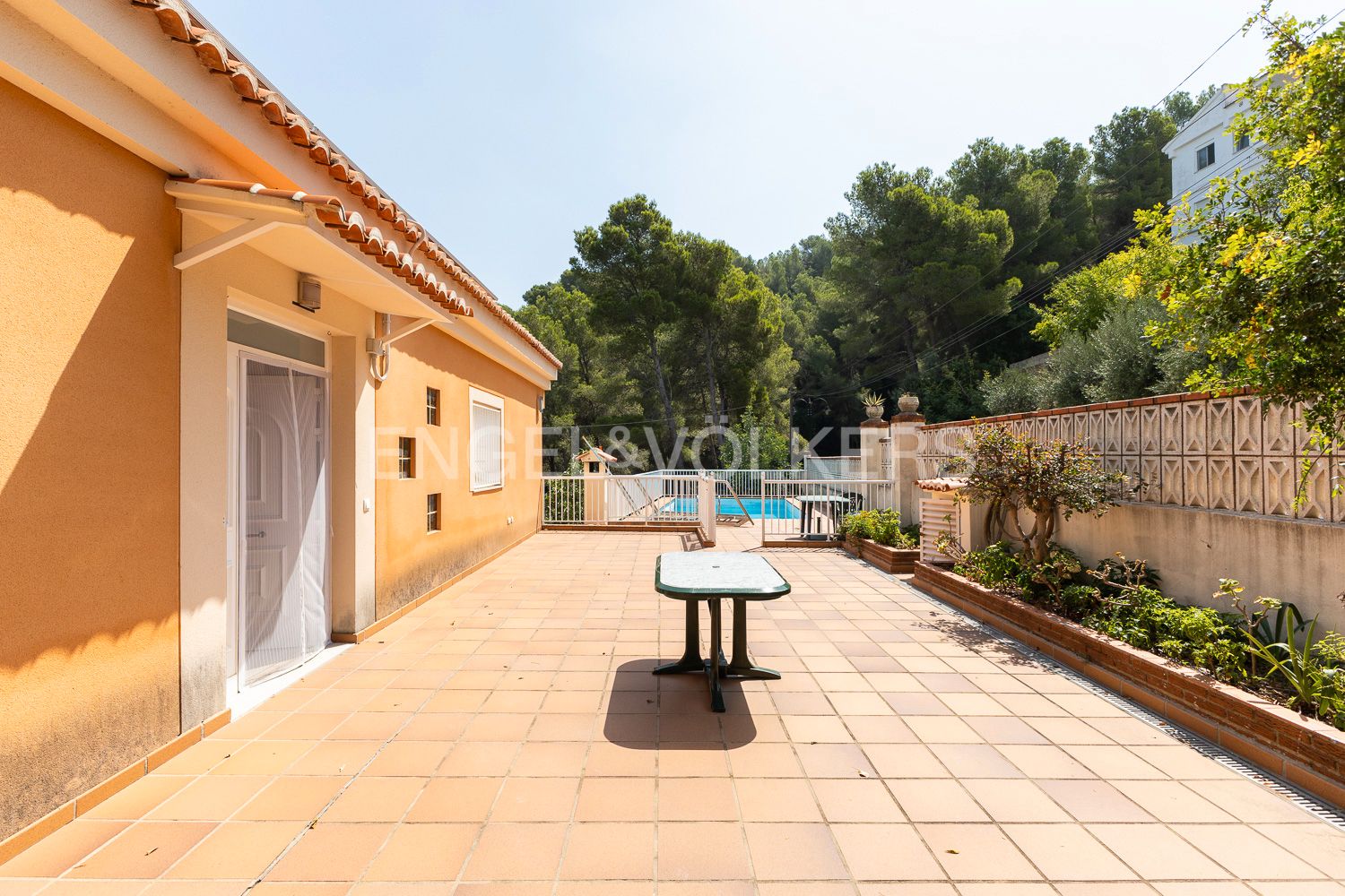 Vista exterior de Casa o xalet en venda en Alzira amb Calefacció, Jardí privat i Parquet