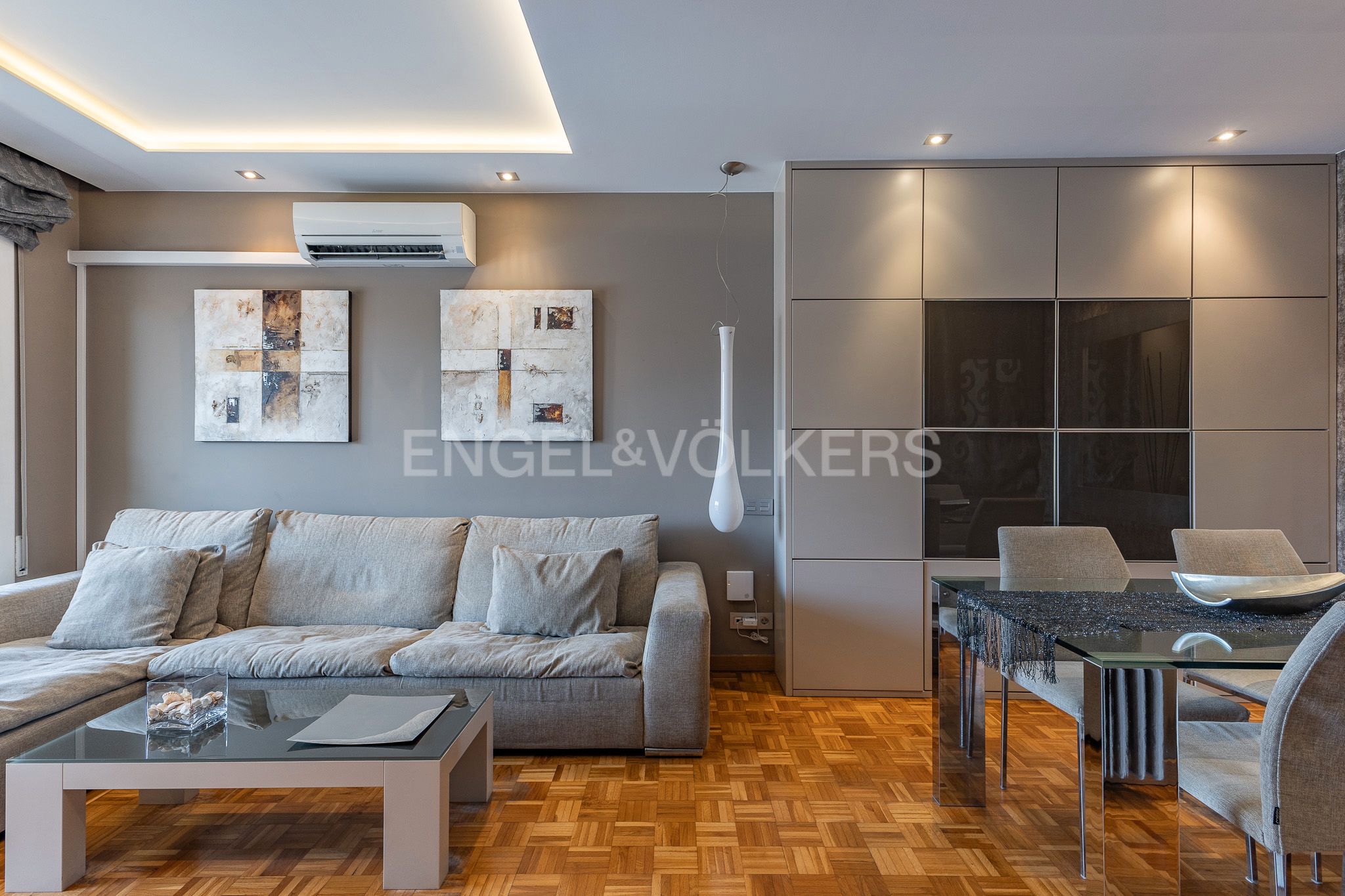 Living room of Apartment for sale in Sabadell  with Air Conditioner, Heating and Parquet flooring