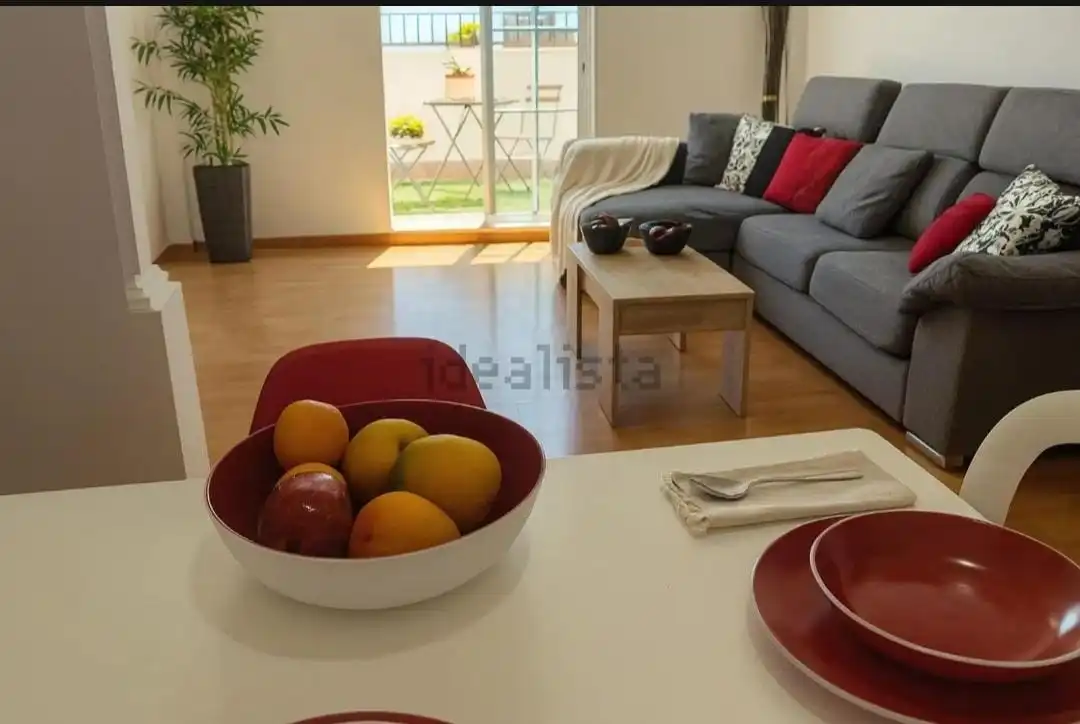 Wohnzimmer von Dachboden zum Verkauf in Almería mit Klimaanlage und Terrasse