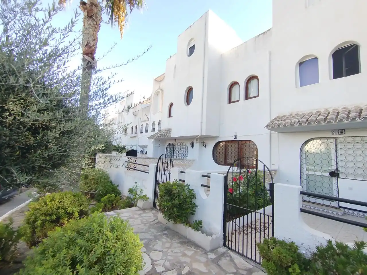 Exterior view of Houses for sale in El Campello  with Air Conditioner, Terrace and Furnished
