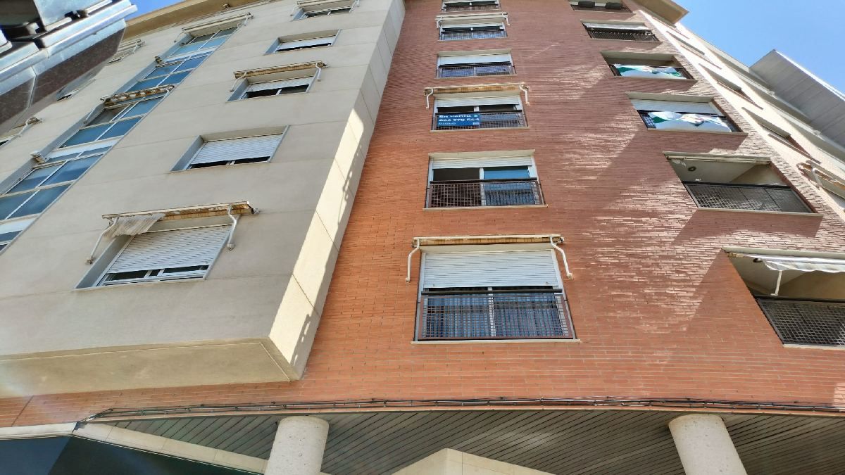 Vista exterior de Piso en venta en Elche / Elx