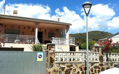 Vista exterior de Casa o xalet en venda en Calafell amb Calefacció, Jardí privat i Terrassa