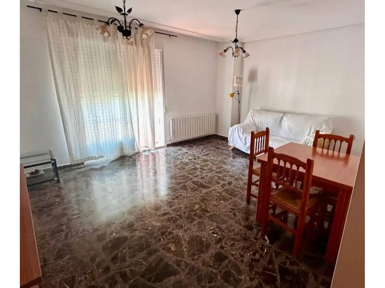 Wohnzimmer von Wohnungen zum Verkauf in  Albacete Capital mit Heizung, Abstellraum und Balkon