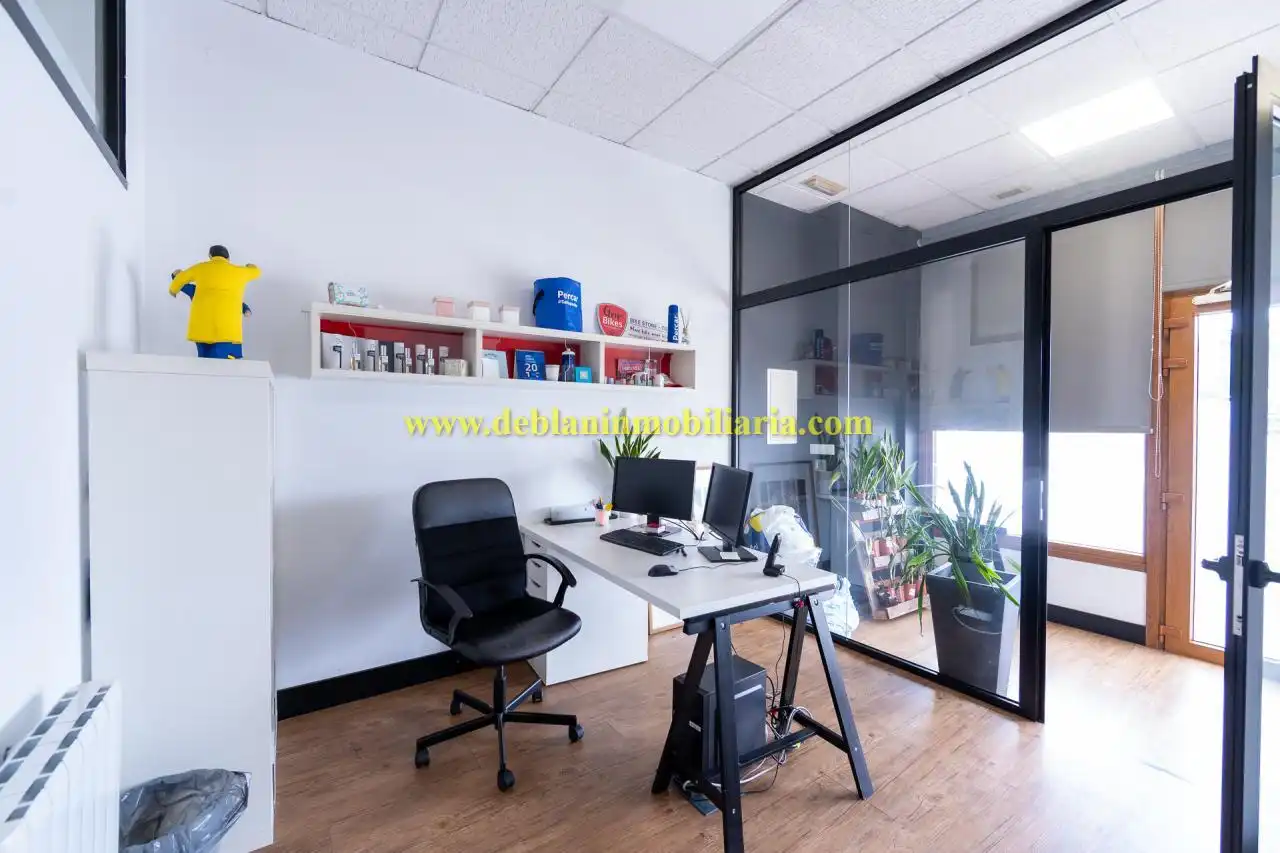 Business premises for sale in Tui, imagen 3