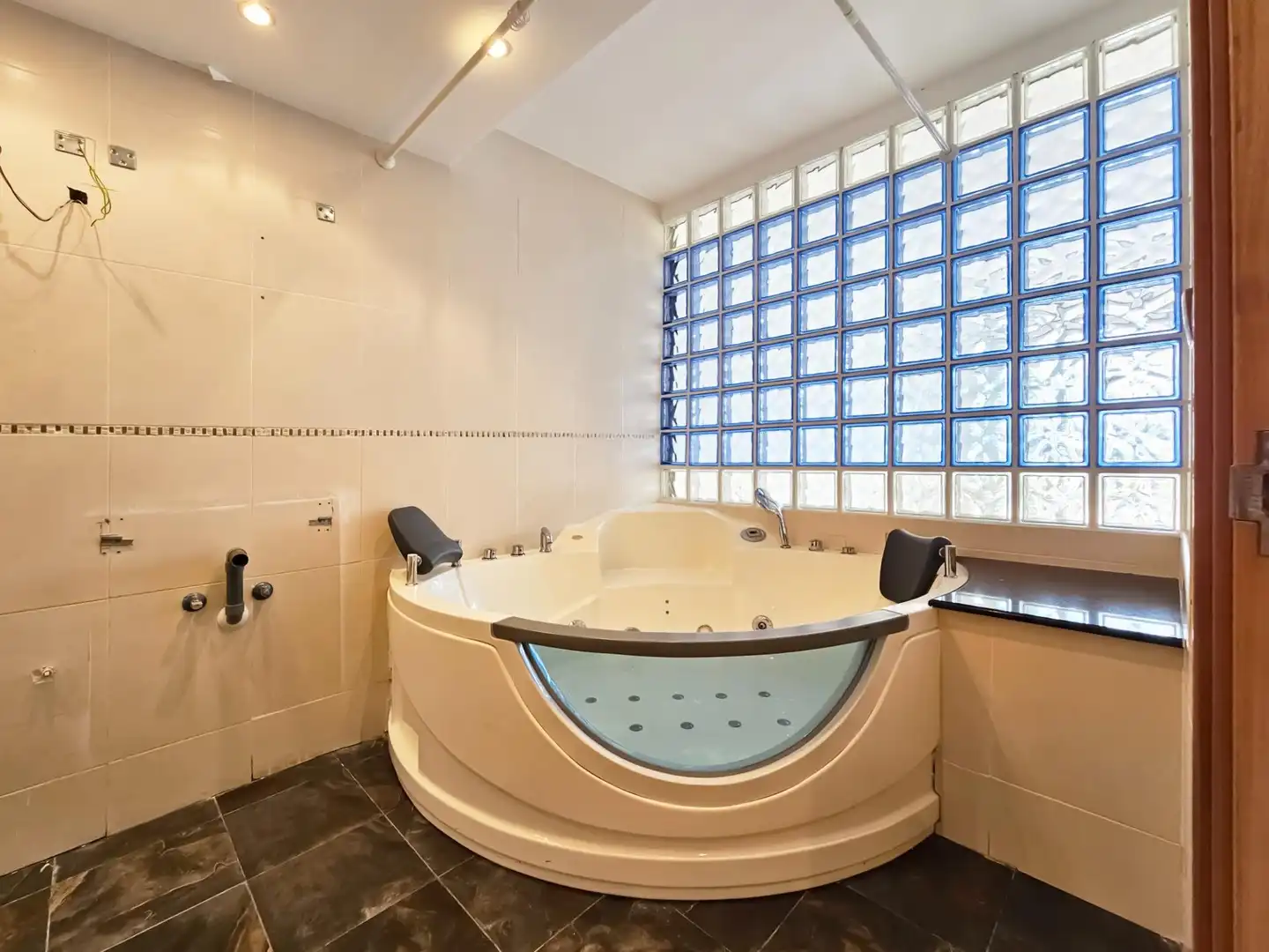 Bany de Casa o xalet en venda en Santa Pola amb Terrassa, Jacuzzi i Piscina comunitària