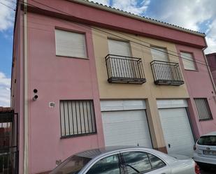 Vista exterior de Casa o xalet en venda en Alcolea de Tajo amb Aire condicionat, Calefacció i Moblat