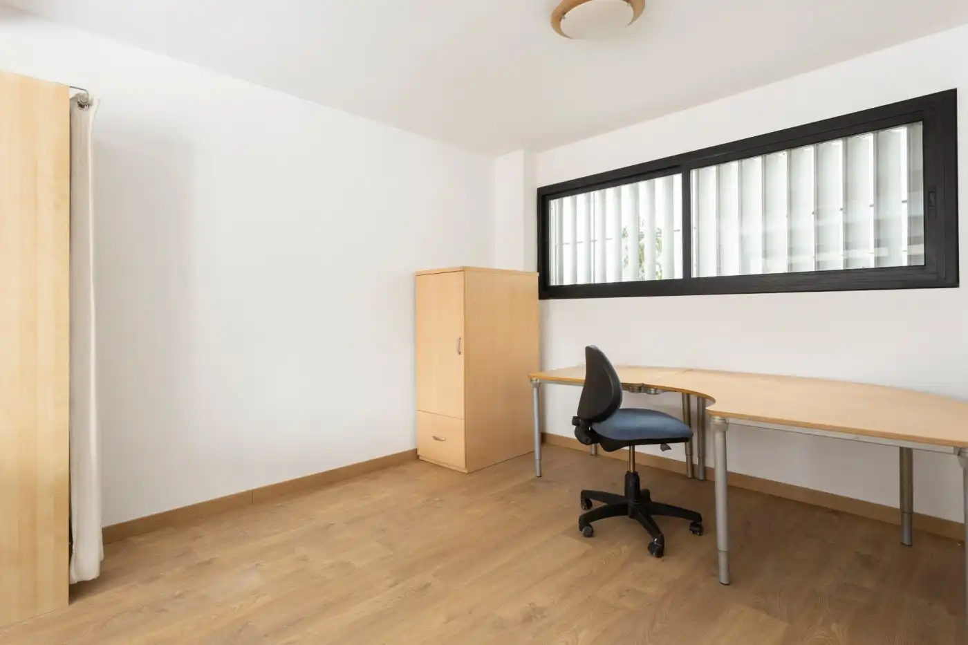Bedroom of Office for rent in Barcelona  with Furnished