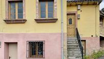 Vista exterior de Casa adosada en venda en Oviedo  amb Balcó