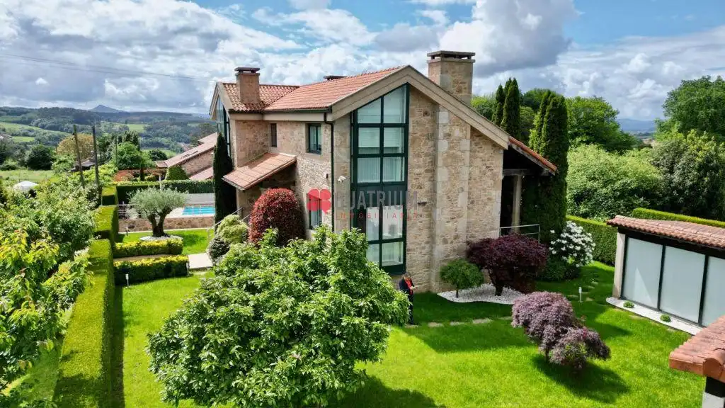 Garden of Houses for sale in Santiago de Compostela   with Heating, Private garden and Storage room