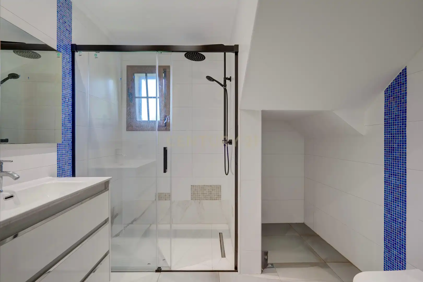 Baño de Casa o chalet en venta en Irun  con Jardín privado