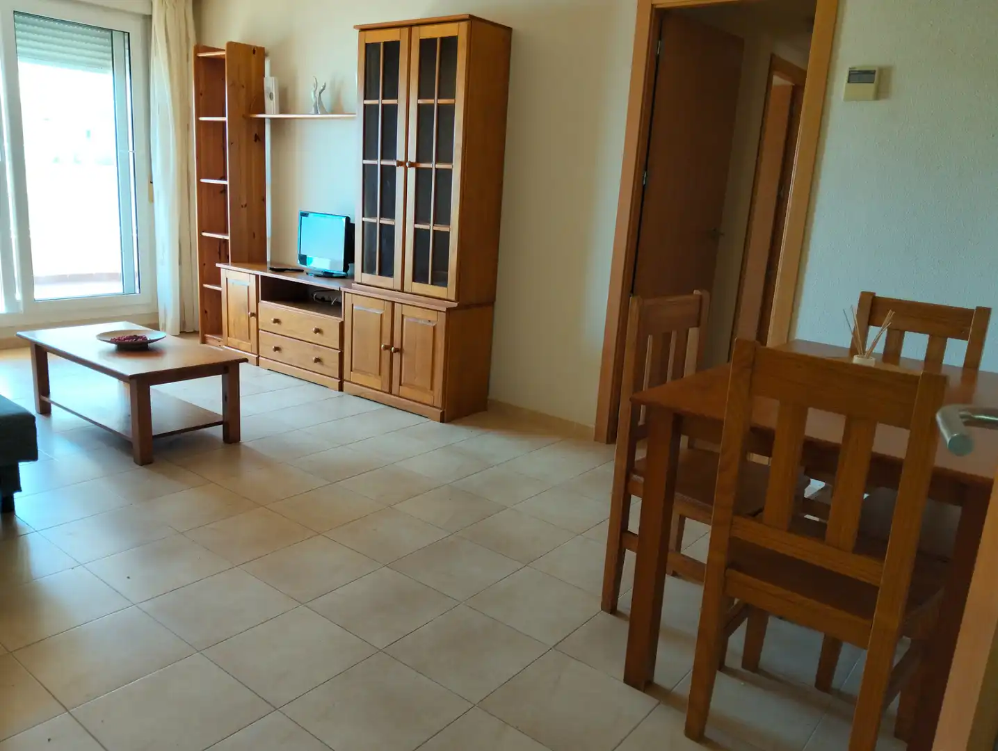 Wohnzimmer von Wohnung zum Verkauf in La Manga del Mar Menor mit Klimaanlage, Heizung und Privatgarten