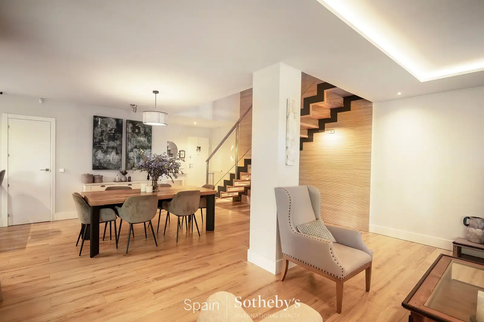 Comedor de Apartamento en venta en Las Rozas de Madrid con Aire acondicionado, Calefacción y Jardín privado