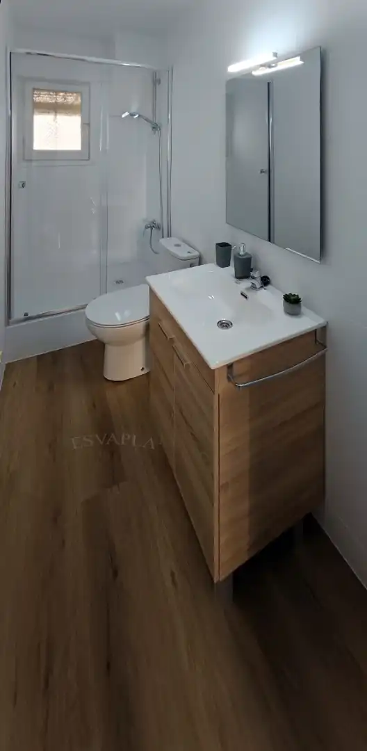 Badezimmer von Wohnung zur Miete in Alicante / Alacant mit Klimaanlage, Möbliert und Ofen