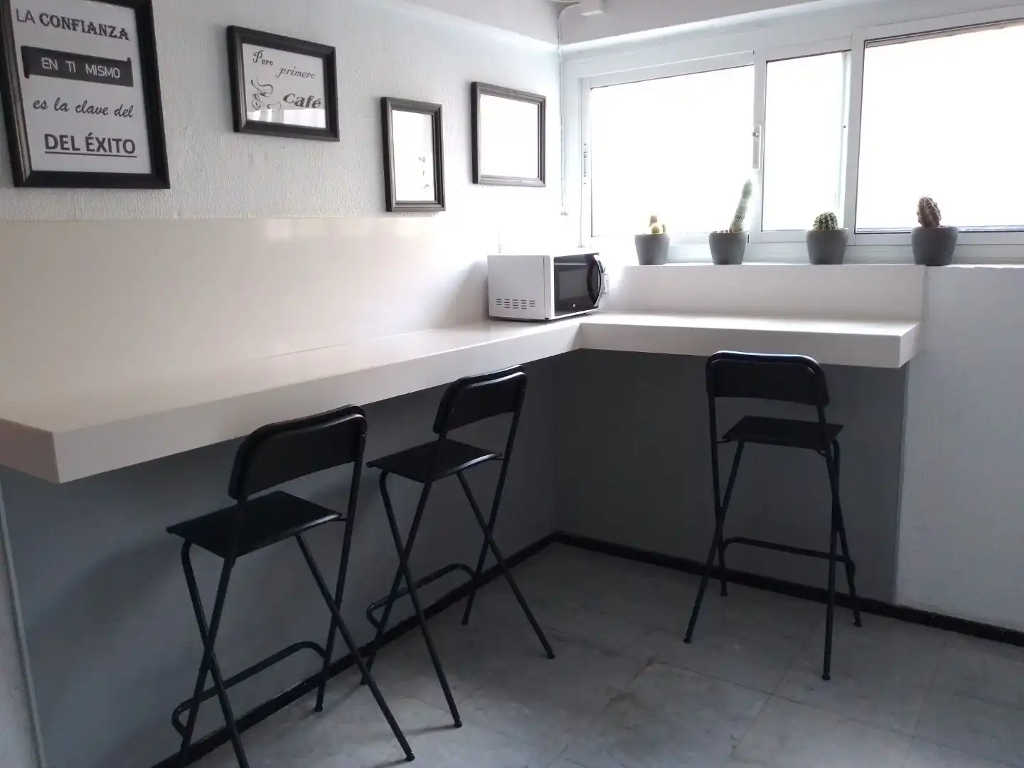 Cocina de Oficina de alquiler en Las Palmas de Gran Canaria con Aire acondicionado, Amueblado y Internet