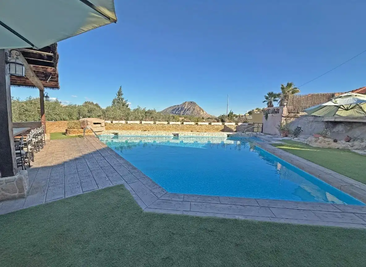 Piscina de Casa o chalet en venta en Alicante / Alacant con Jardín privado y Piscina comunitaria