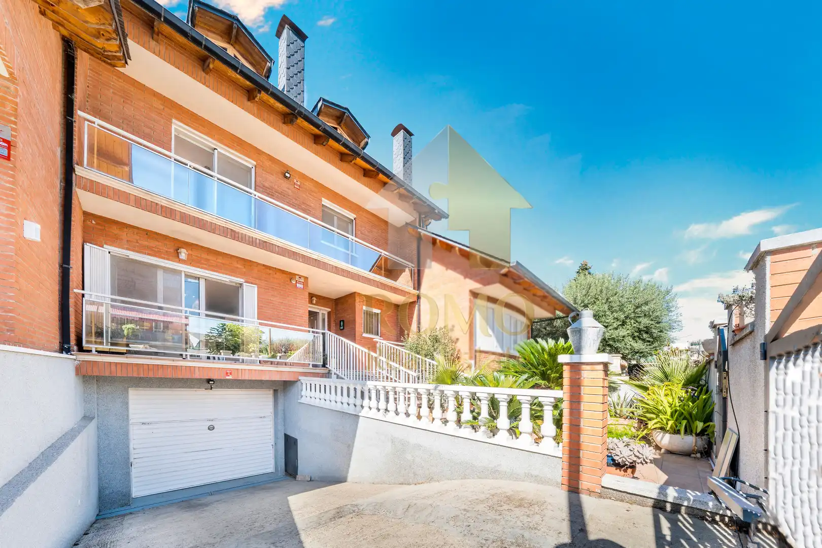 Vista exterior de Casa o chalet en venta en Santa Perpètua de Mogoda con Aire acondicionado, Calefacción y Jardín privado