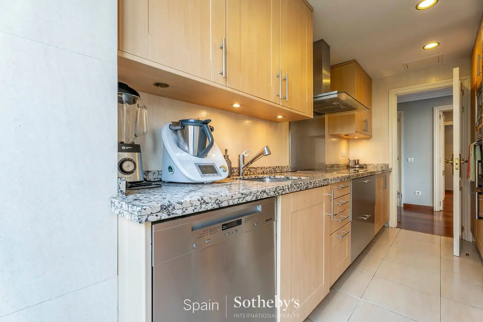Cuina de Apartament en venda en Madrid amb Aire condicionat, Calefacció i Traster