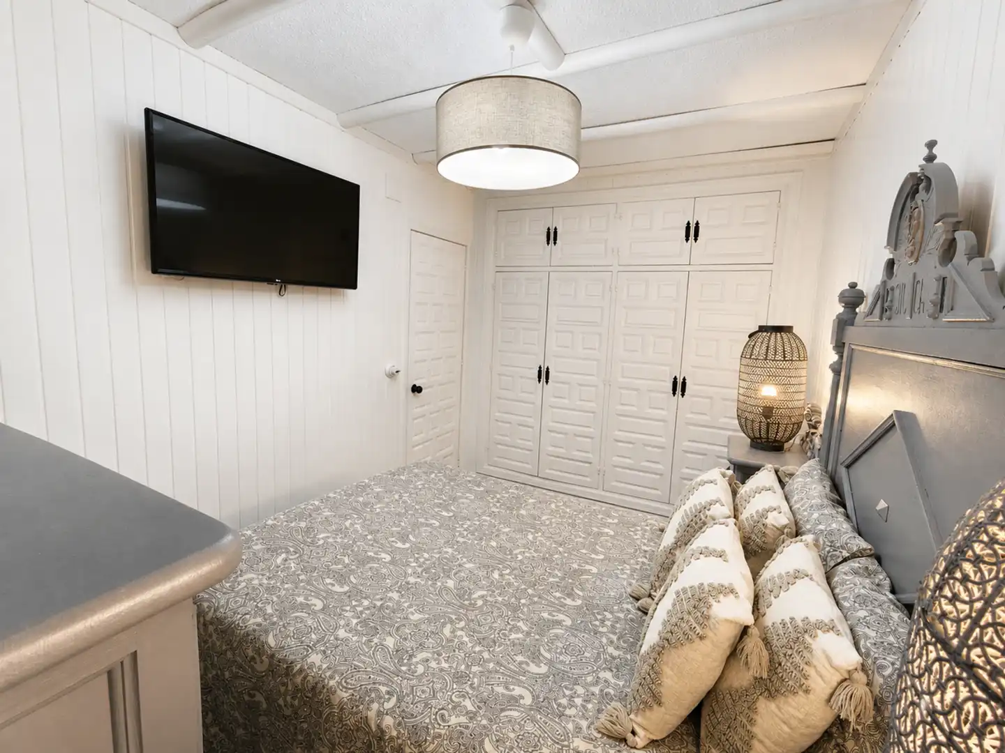 Dormitori de Apartament en venda en Manilva amb Aire condicionat, Terrassa i Piscina