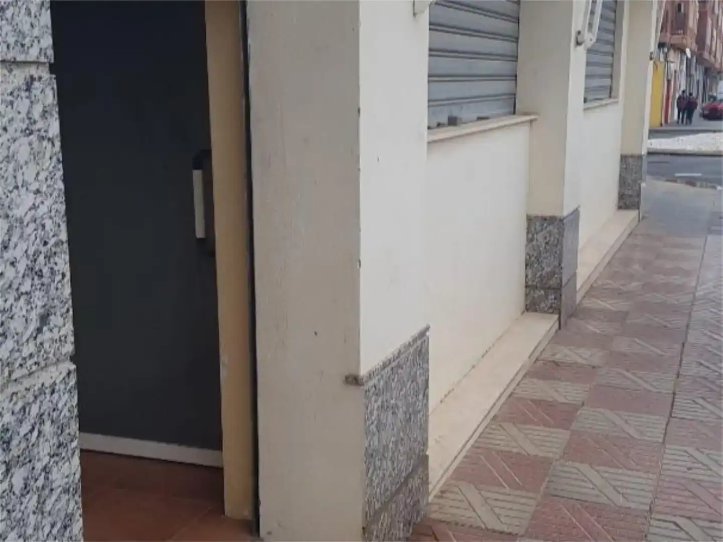 Aparcament de Local de lloguer en Benifaió
