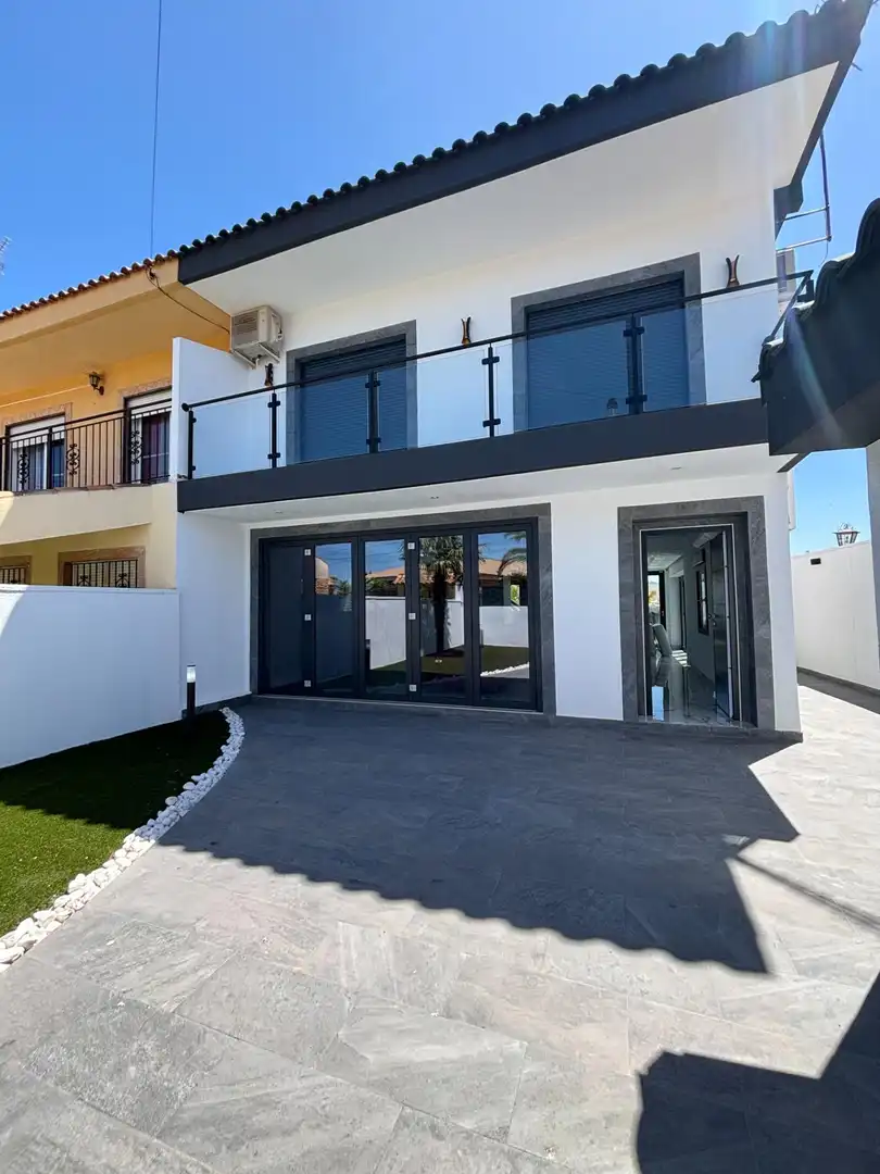 Vista exterior de Casa o chalet en venta en Cartagena con Aire acondicionado, Terraza y Piscina