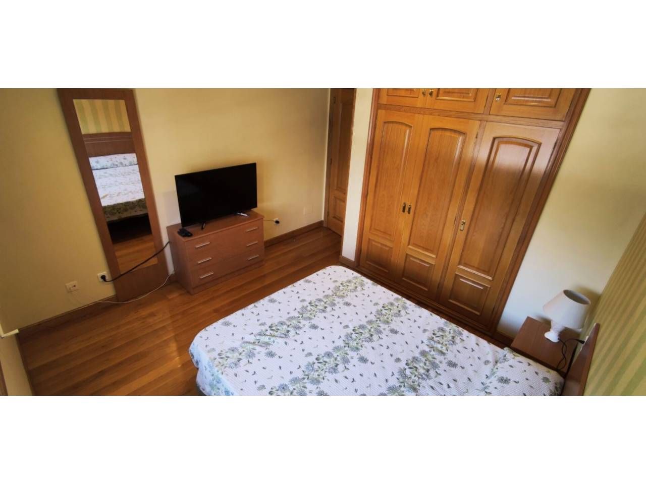 Bedroom of Flat for sale in Sanxenxo  with Parquet flooring, Furnished and Balcony