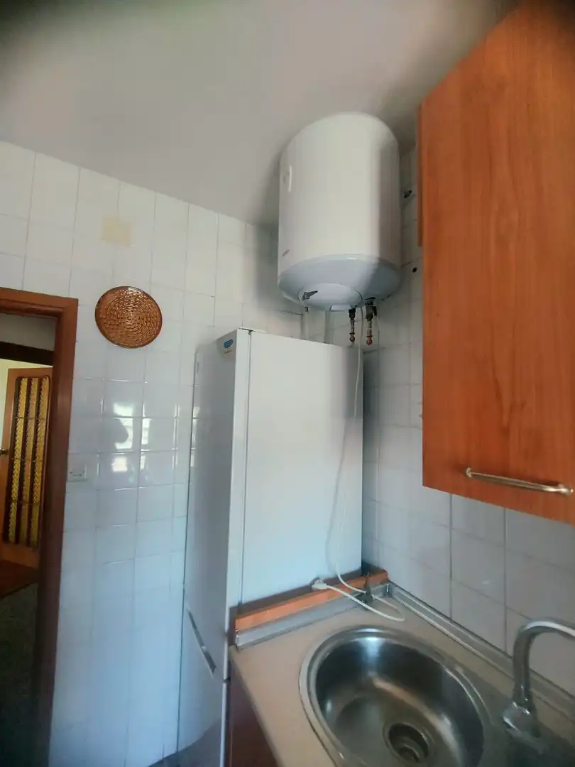 Cuina de Pis de lloguer en Jaén amb Moblat i Balcó