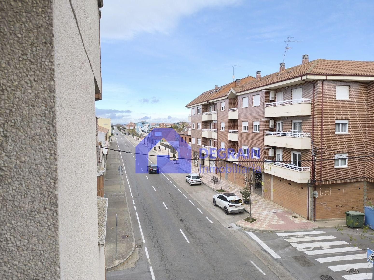 Vista exterior de Pis en venda en Santa María del Páramo amb Calefacció, Traster i Balcó