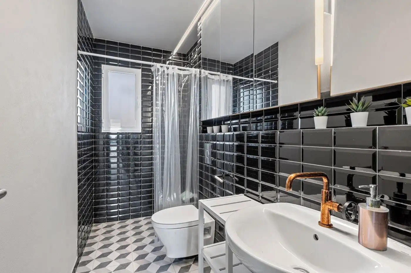 Bany de Casa o xalet en venda en Elche / Elx amb Jardí privat, Terrassa i Piscina