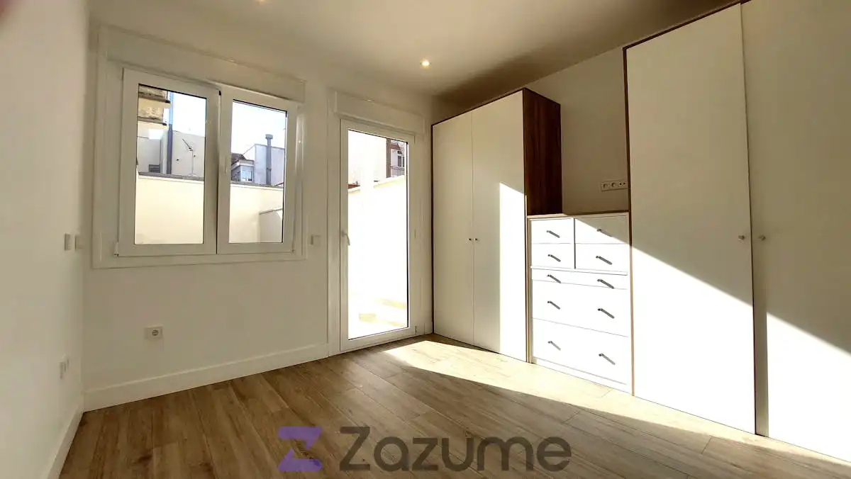 Bedroom of Flat for rent in  Madrid Capital  with Air Conditioner, Heating and Terrace