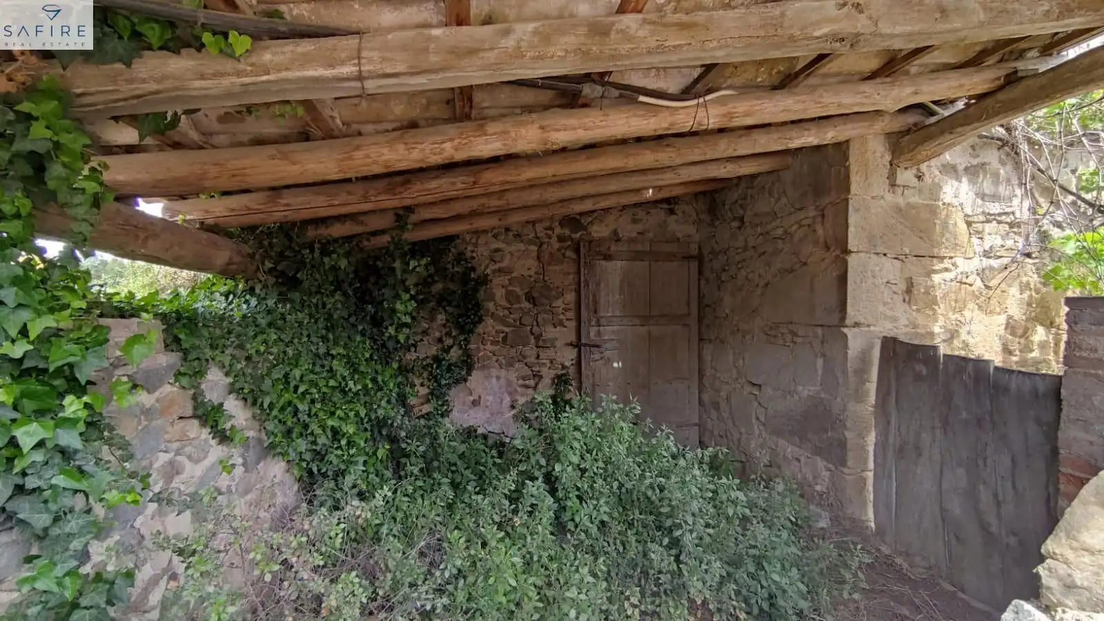 Finca rústica en venda en Aiguaviva amb Traster