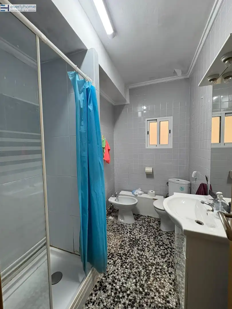 Bathroom of Flat for rent in Valencia  with Furnished and Balcony