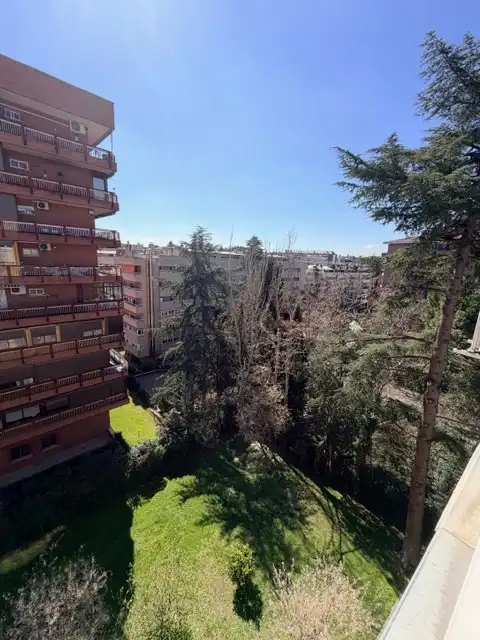 Vista exterior de Piso en venta en Madrid con Aire acondicionado, Calefacción y Parquet