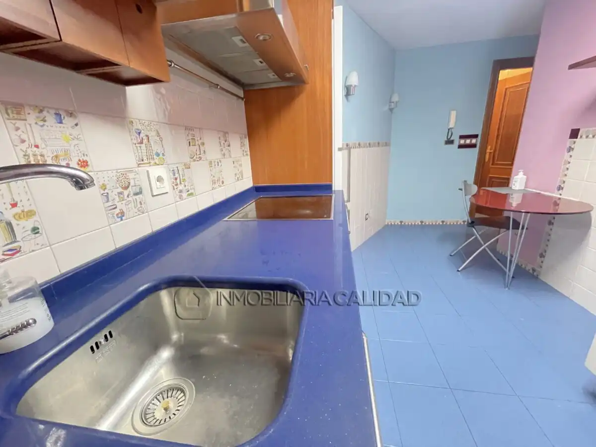 Cocina de Piso de alquiler en Burgos con Calefacción y Amueblado
