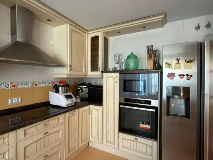 Cocina de Piso en venta en Parla con Aire acondicionado, Piscina y Balcón