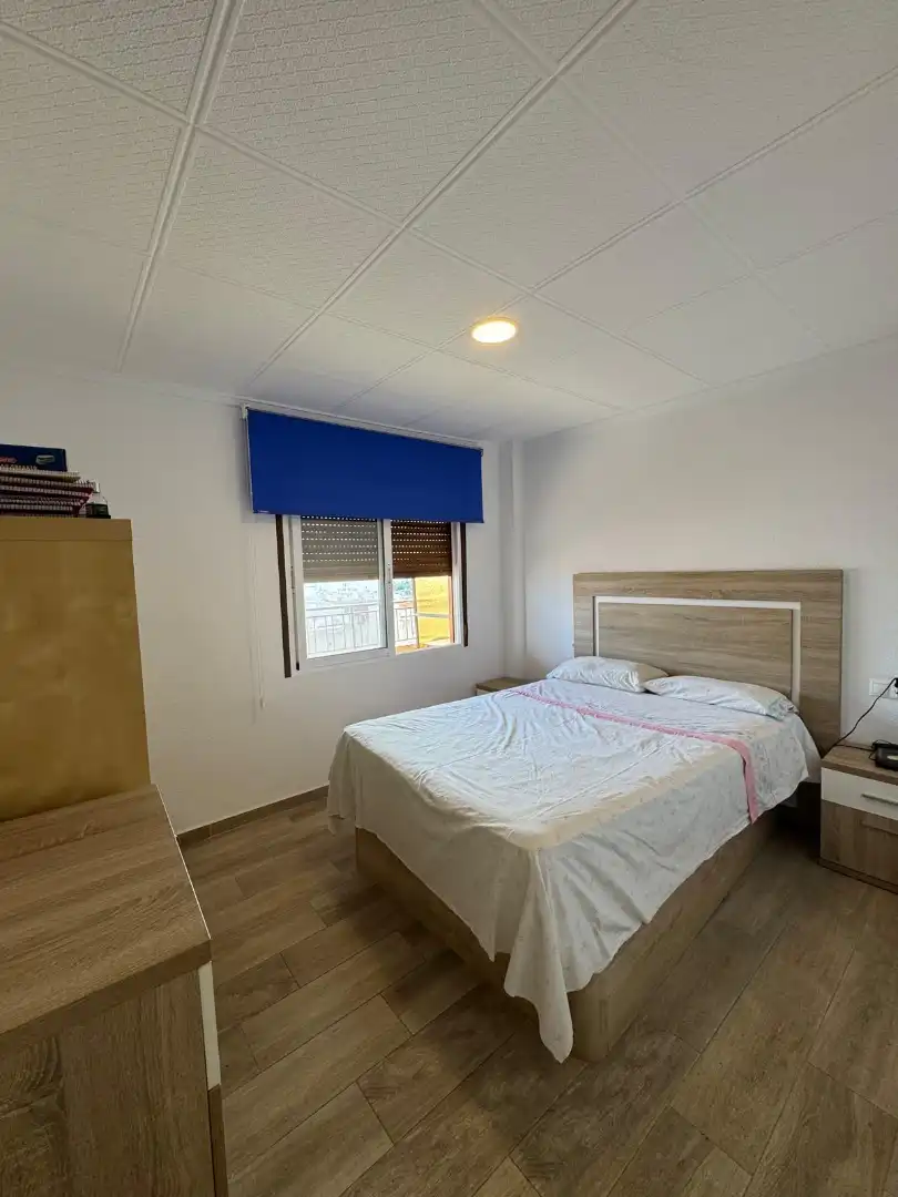 Dormitori de Pis en venda en Torrevieja amb Aire condicionat, Jardí privat i Piscina