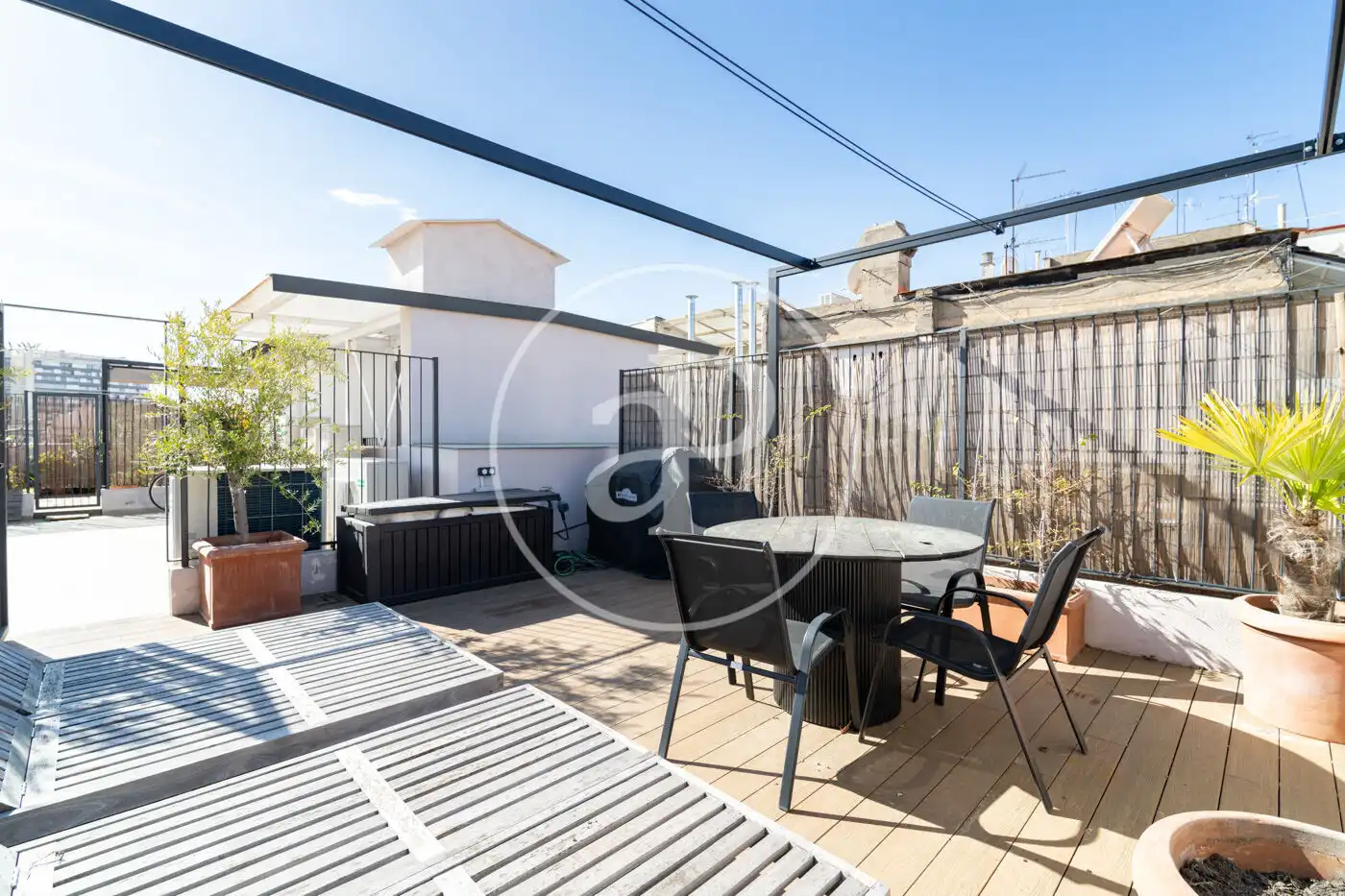 Terrasse von Dachboden zur Miete in Barcelona mit Klimaanlage, Heizung und Terrasse